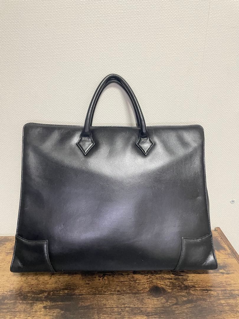 チャーム付き！ ヴィヴィアンウエストウッド　牛革　ビジネスバッグ