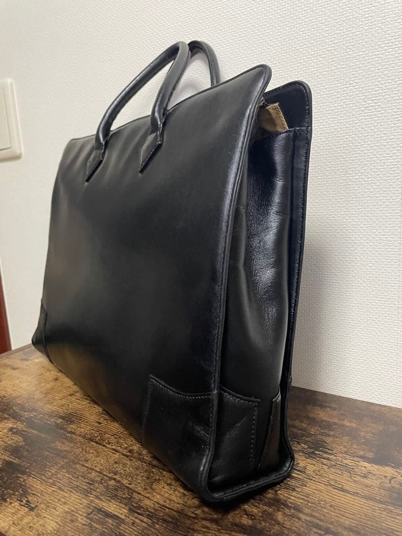 チャーム付き！ ヴィヴィアンウエストウッド　牛革　ビジネスバッグ