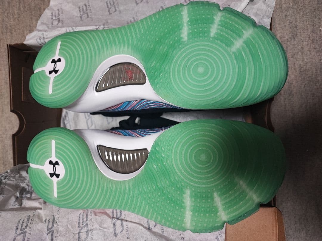 ●UNDERARMOUR CURRY 4 “More Magic” 29cm