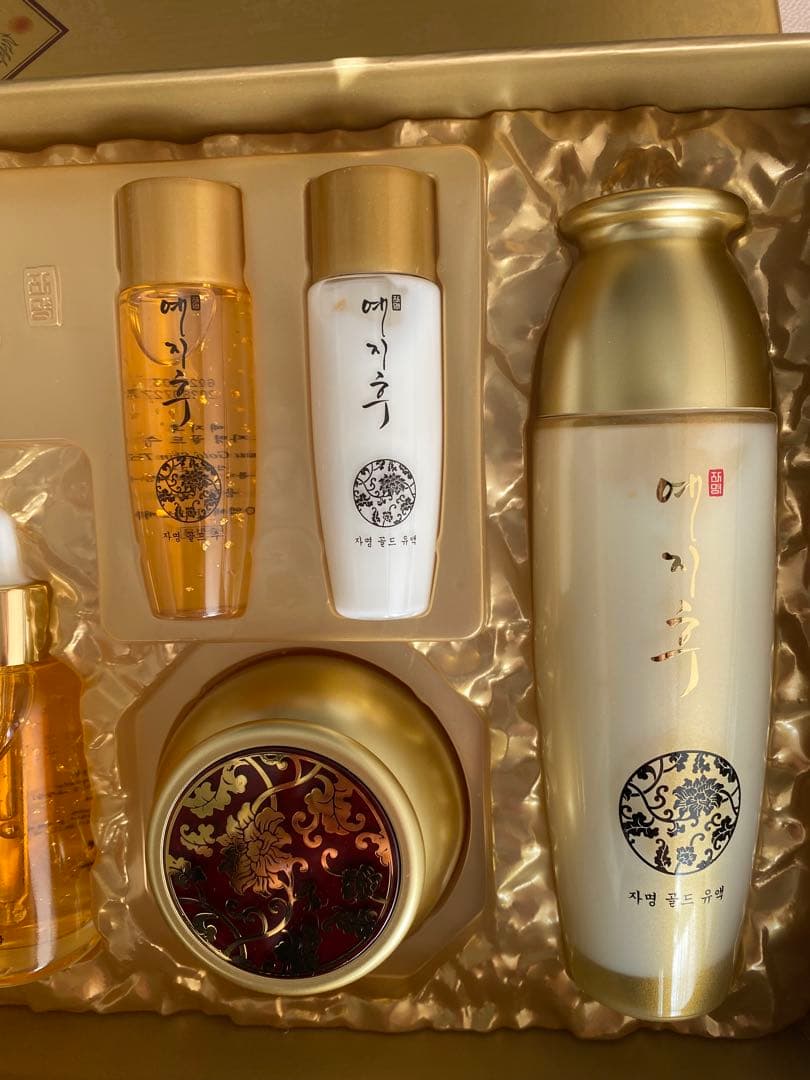 韓国コスメ　スキンケアトライアルセット 豪華ギフトボックス入り