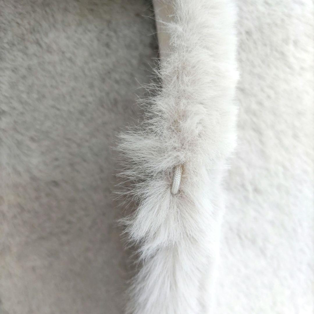 美品【l'armoire de luxe】エコファーリバーシブルベスト　ベージュ