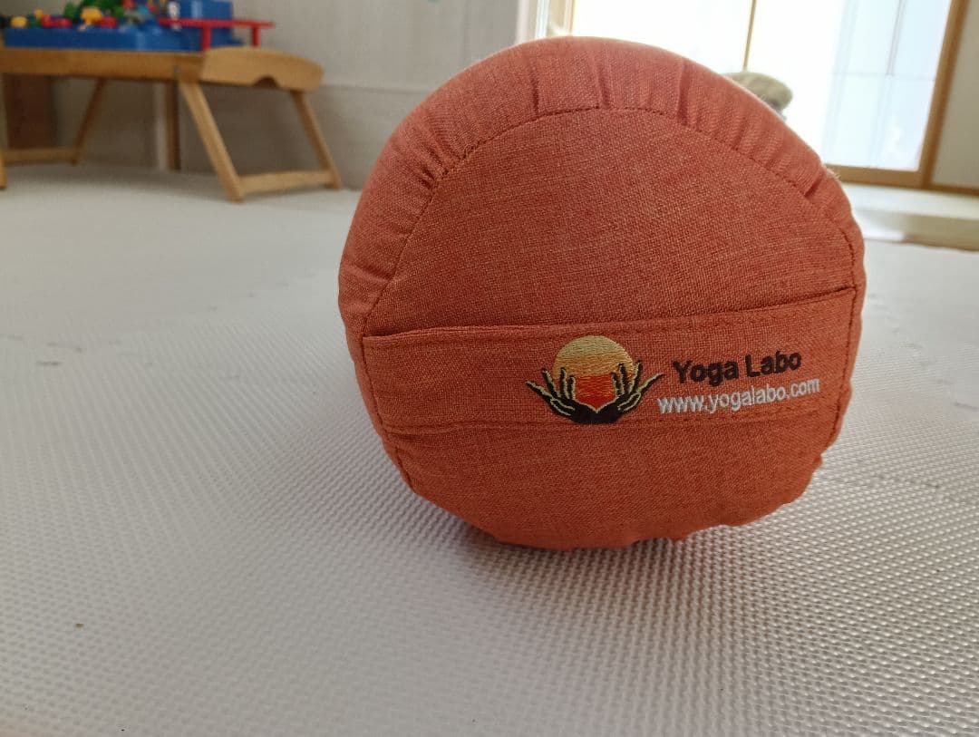 【美品】ヨガラボ アングルドボルスター