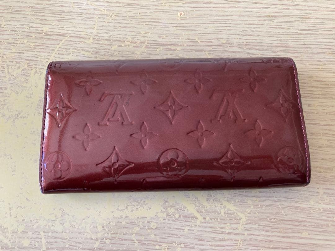 ルイヴィトン ヴェルニ ポルトフォイユ サラ 長財布 (商品説明必読　訳あり)