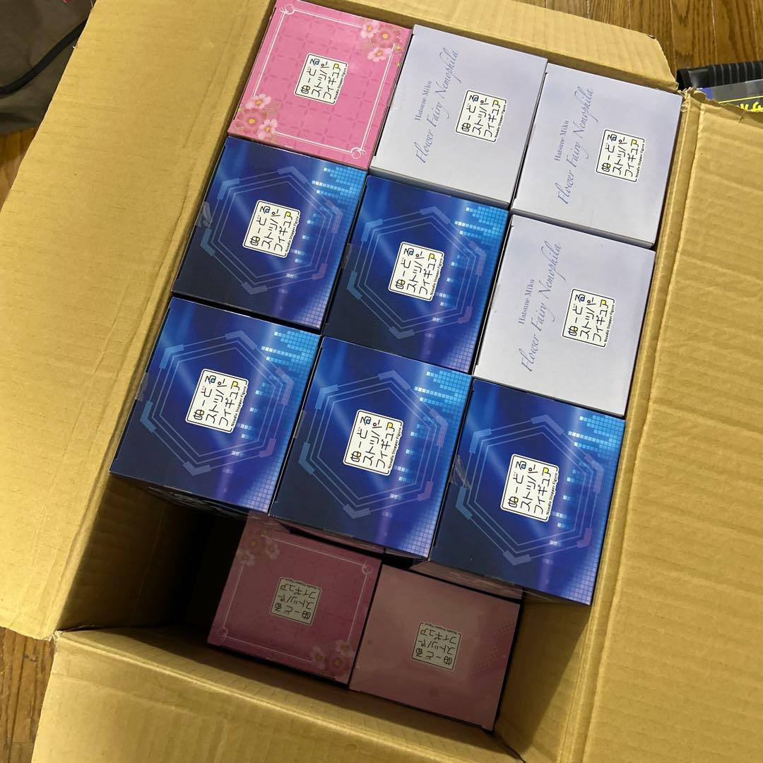 初音ミク ぬーどるストッパーフィギュア　まとめ売り　うさ耳パジャマ　青薔薇