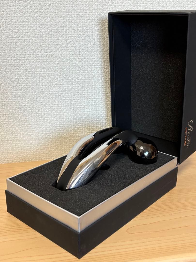 ReFaアクティブとDIORマルチユースパレット