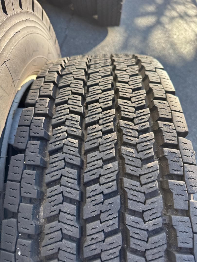 23年製 溝8割 265/70R19.5 ヨコハマ 905W ホイール付 6本
