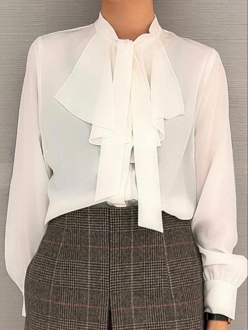 トゥモローランド ボールジィ クリアデシン フリルボウタイブラウス ホワイト