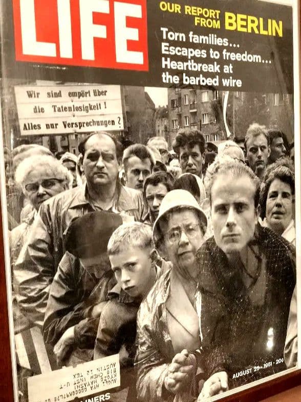 LIFE 誌　ベルリンの壁建設　希少　有名Escapes to freedom