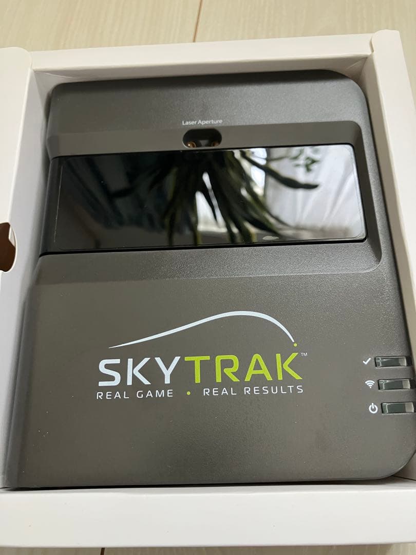 SkyTrak ゴルフデータ測定器　【プロテクター付属】