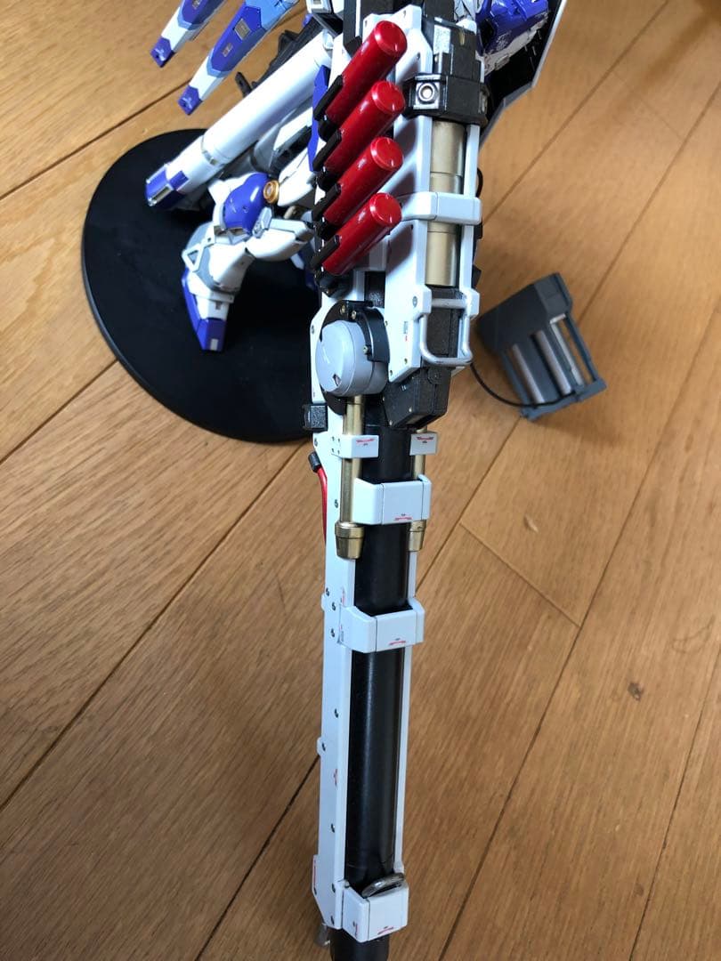 RG Hiニューガンダム➕ハイパーメガバズーカランチャー完成品
