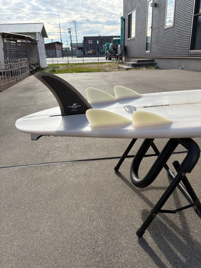 アルメリック Biscuit ボンザー 5'6 34Ｌ　浮力大