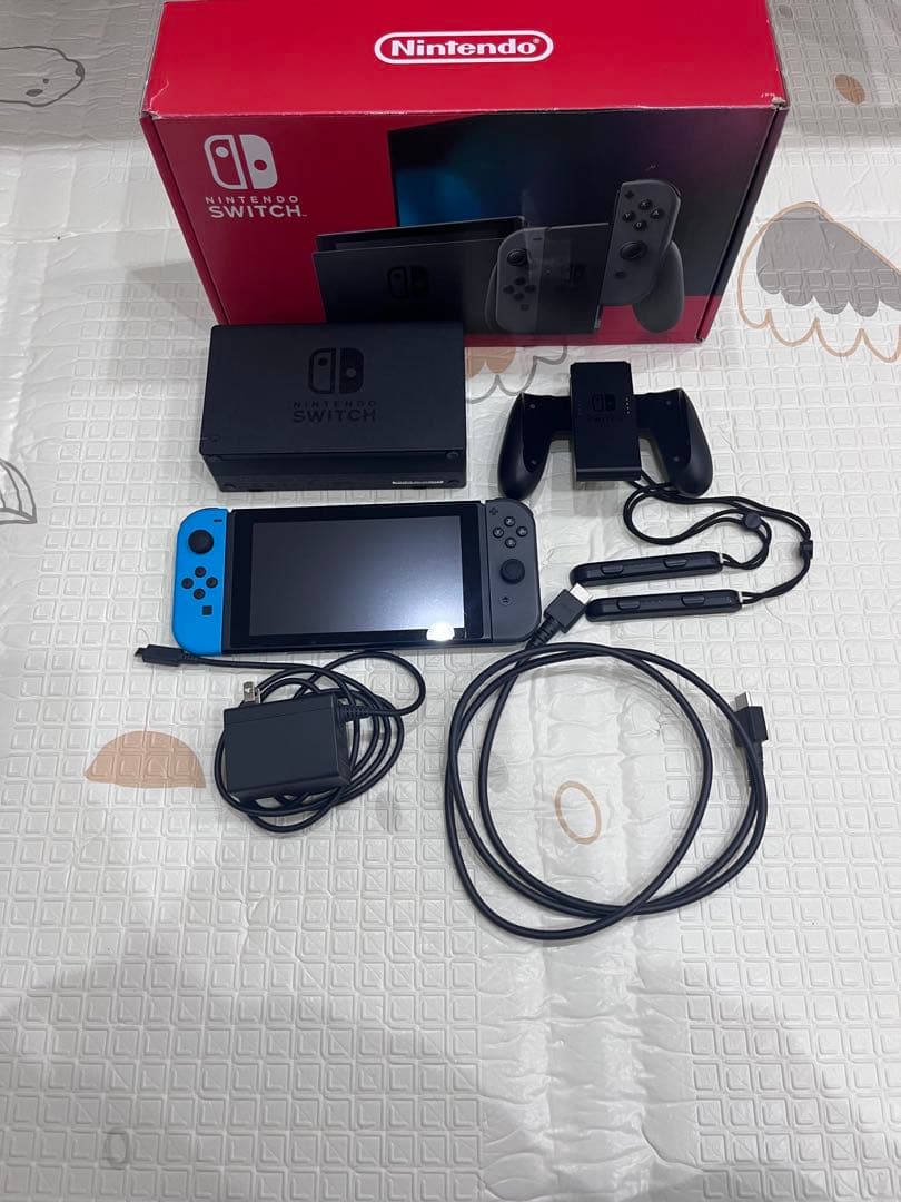 Nintendo Switch 本体　L)ネオンブルー/R)グレー