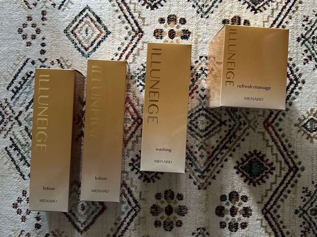 メナードイルネージュ4本セット