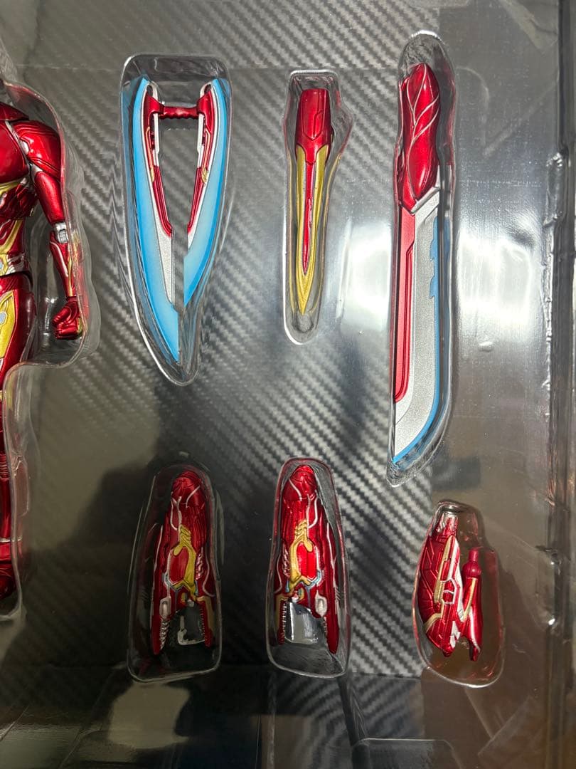 本体未使用品　箱破れありmafex アイアンマン　マーク50 アベンジャーズ