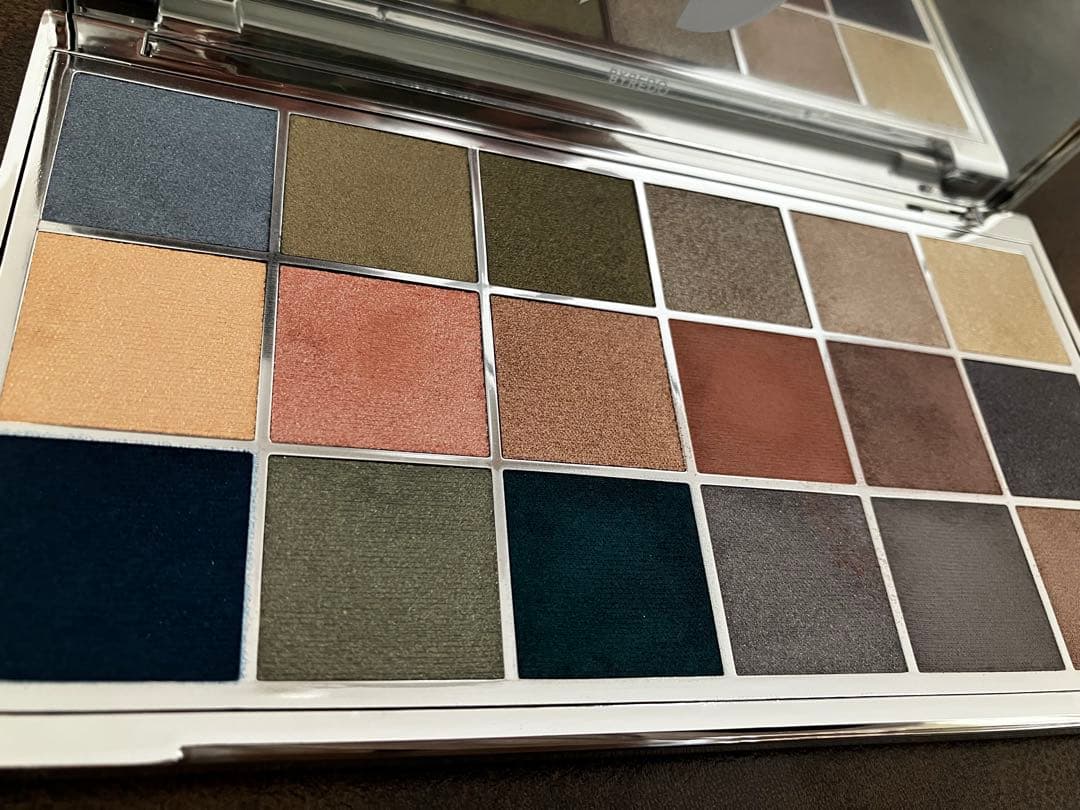 BYREDO アイシャドウパレット　ミネラルスケープ
