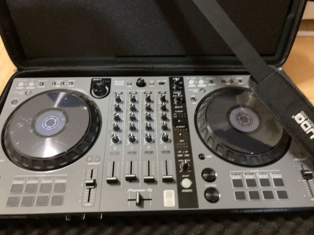 美品！　Pioneer DDJ-FLX6-GT コントローラー／ハードケース付属