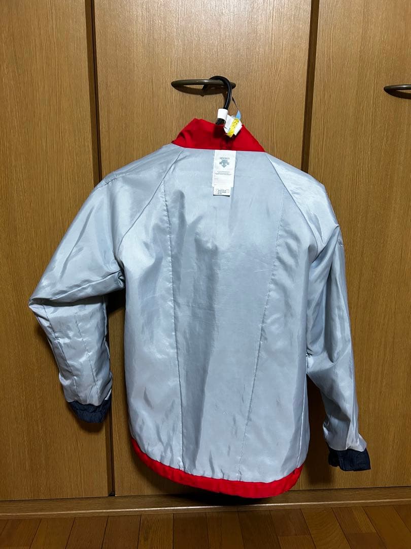 『美品』値下げしました。DESCENTE スキーウェア 子ども用 150サイズ