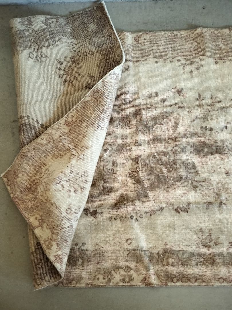 ベージュとミルクティーのヴィンテージラグ　雅姫さんNo.685