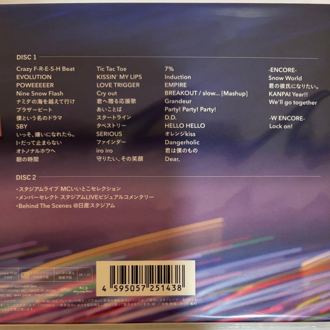  World Blu-ray FC限定 On銀テ ファミクラステッカー