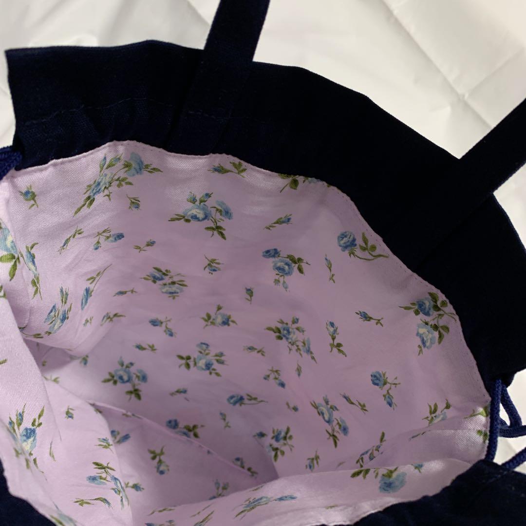 ハンドメイド　トートバッグ　巾着バッグ　おとぎの国の猫と仲間たち　ネイビー