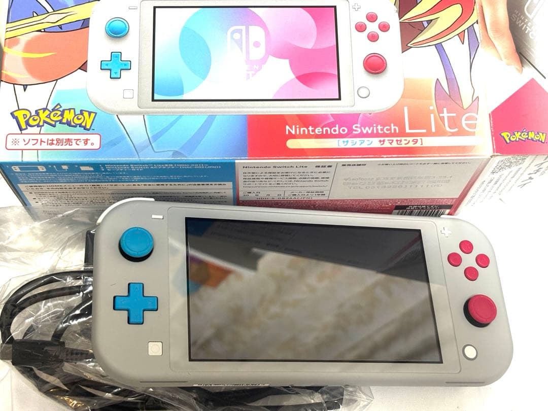 Nintendo switch lite 本体　箱、Acアダプターつき　ポケモン