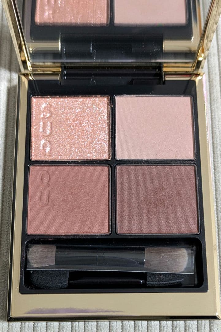 美品 SUQQU スック シグニチャーカラーアイズ S02 霜華