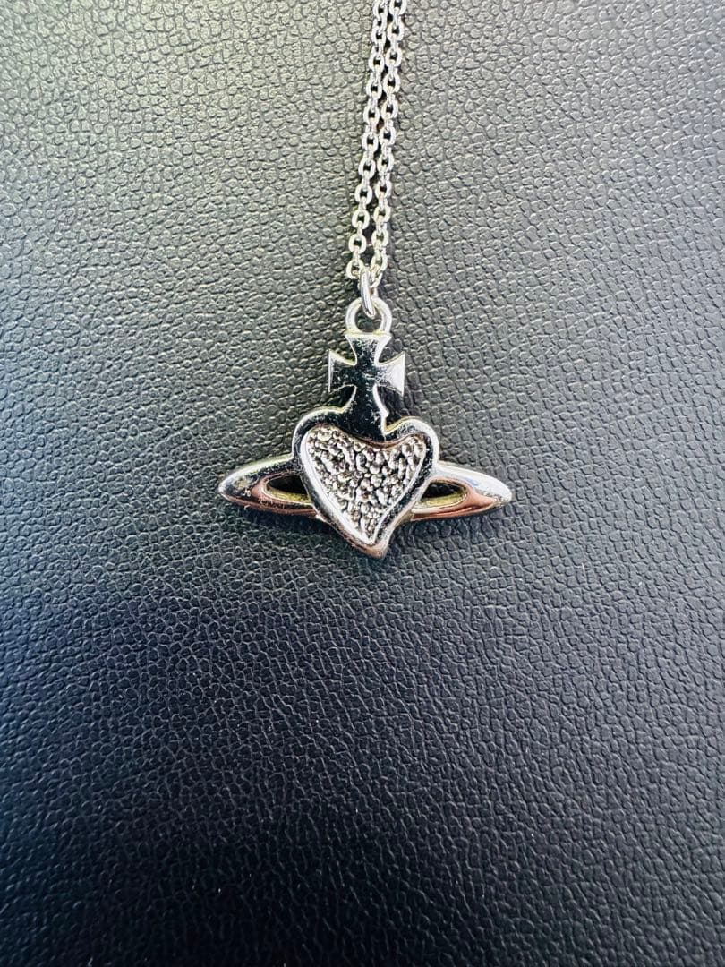 Vivienne Westwood 赤いハートと王冠のネックレス