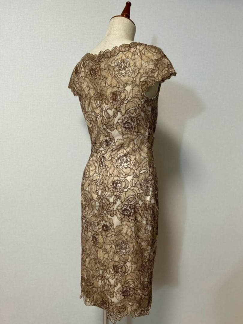 tadashi shoji ベージュレースタイトワンピース