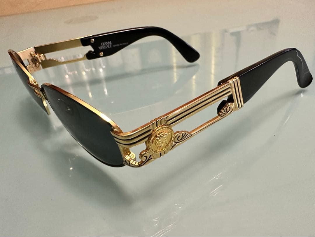 あ*る様 ヴェルサーチ/ゴールドメデューサ/メンズサングラス/ヴィンテージ