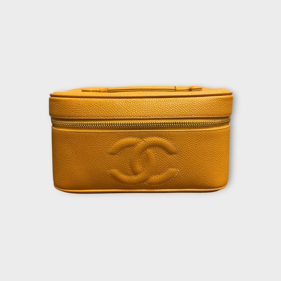 CHANEL シャネル CC ココマーク キャビアスキン バニティ ベージュ