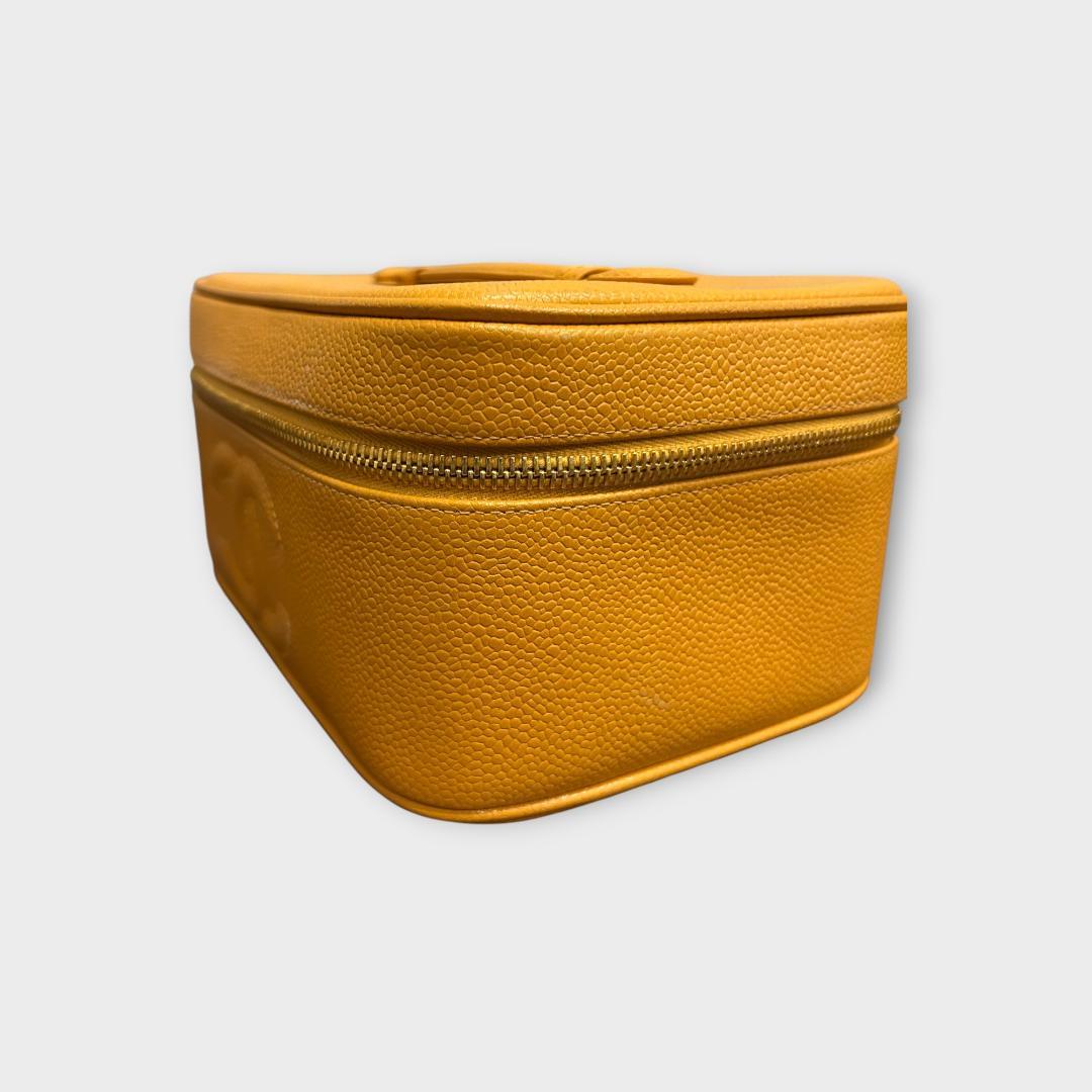 CHANEL シャネル CC ココマーク キャビアスキン バニティ ベージュ