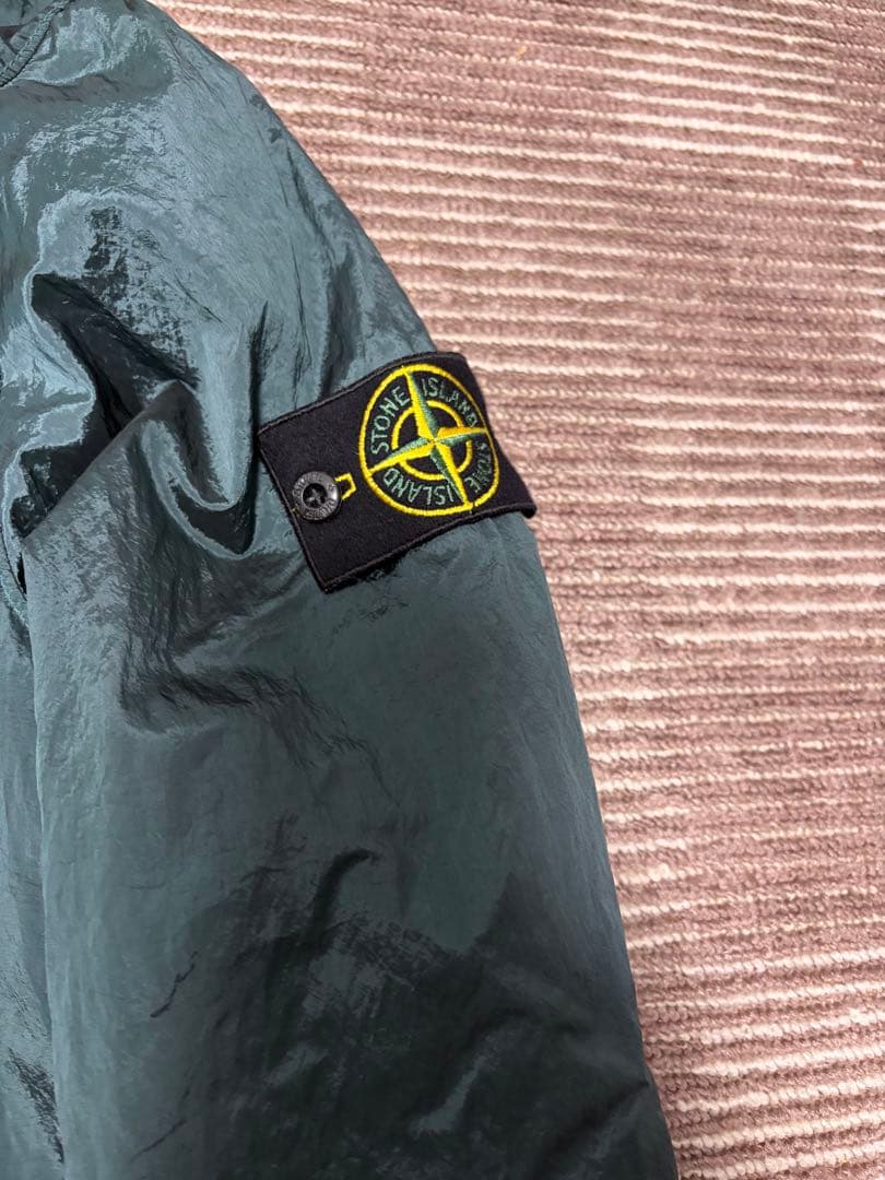 ストーンアイランドのナイロンメタルジャケット