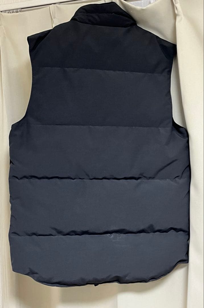 カナダグース グレー ダウンベスト