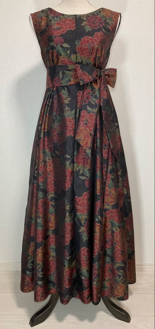 着物リメイク　大島紬ロングフレアワンピース（後ろVネック）着丈128㎝