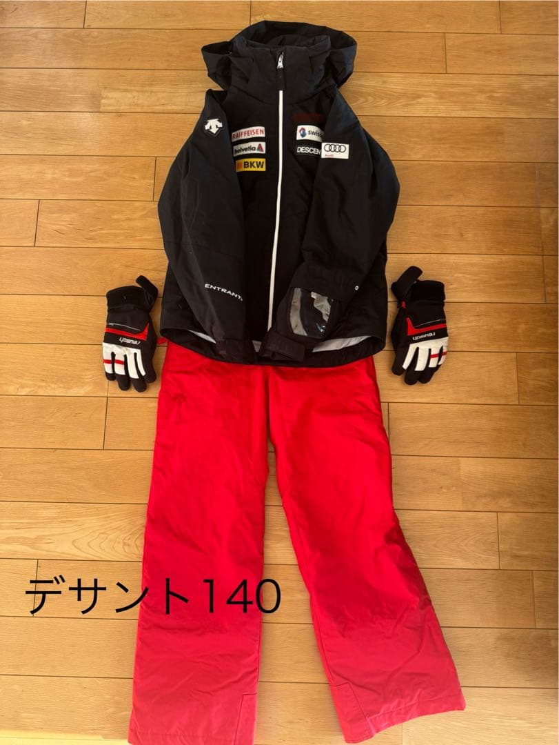 デサント スキーウェア サイズ140 手袋付き