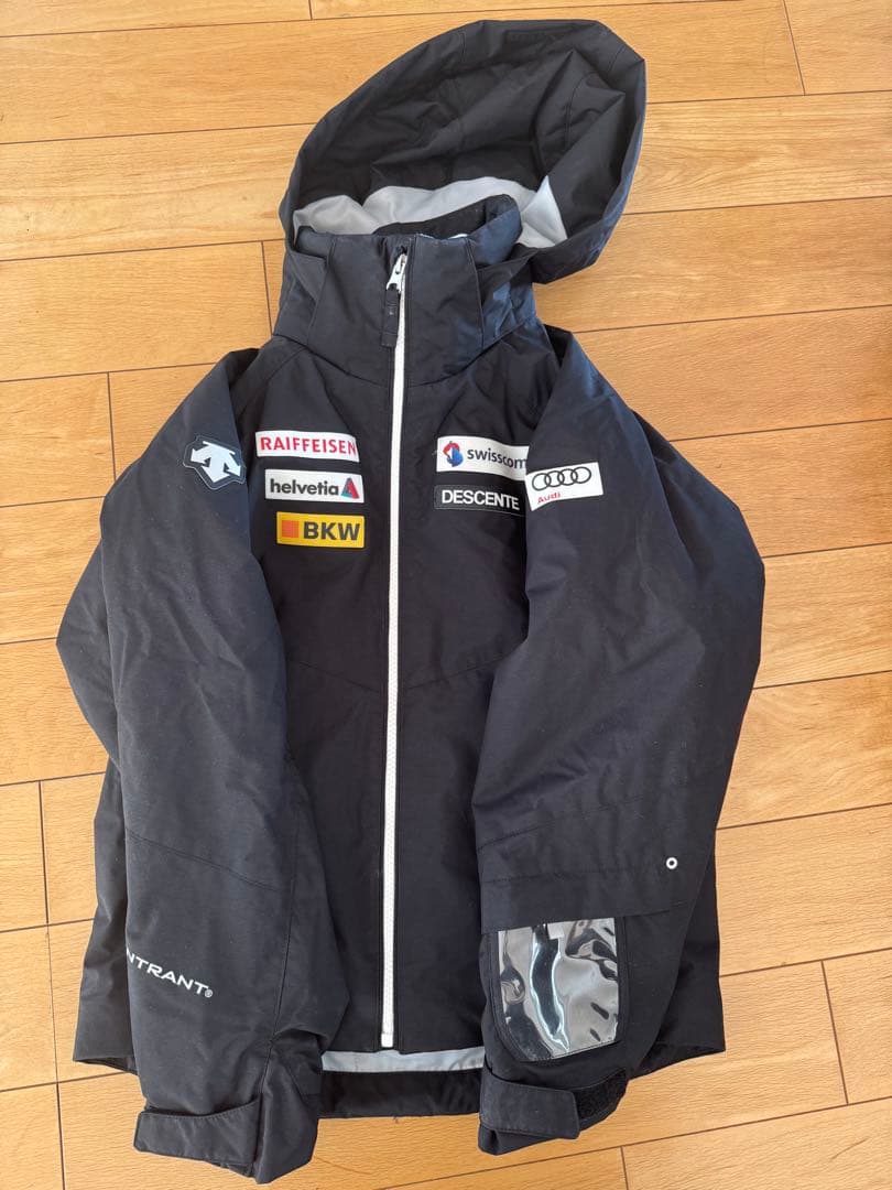 デサント スキーウェア サイズ140 手袋付き