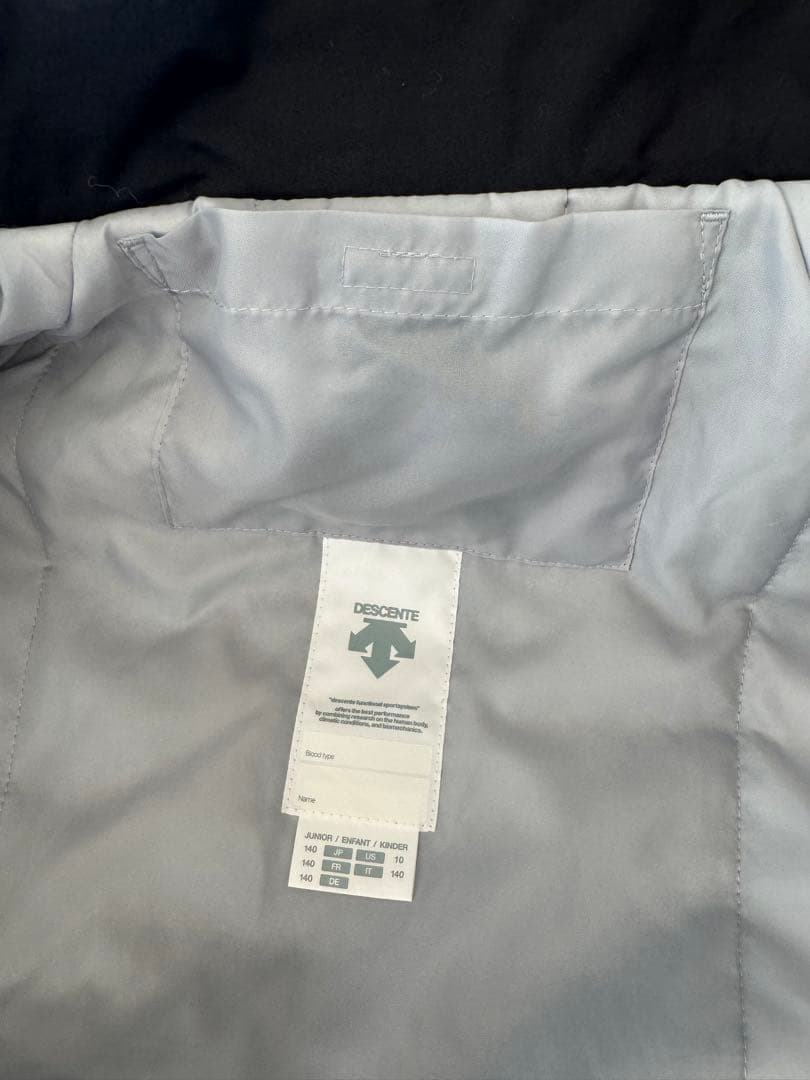 デサント スキーウェア サイズ140 手袋付き