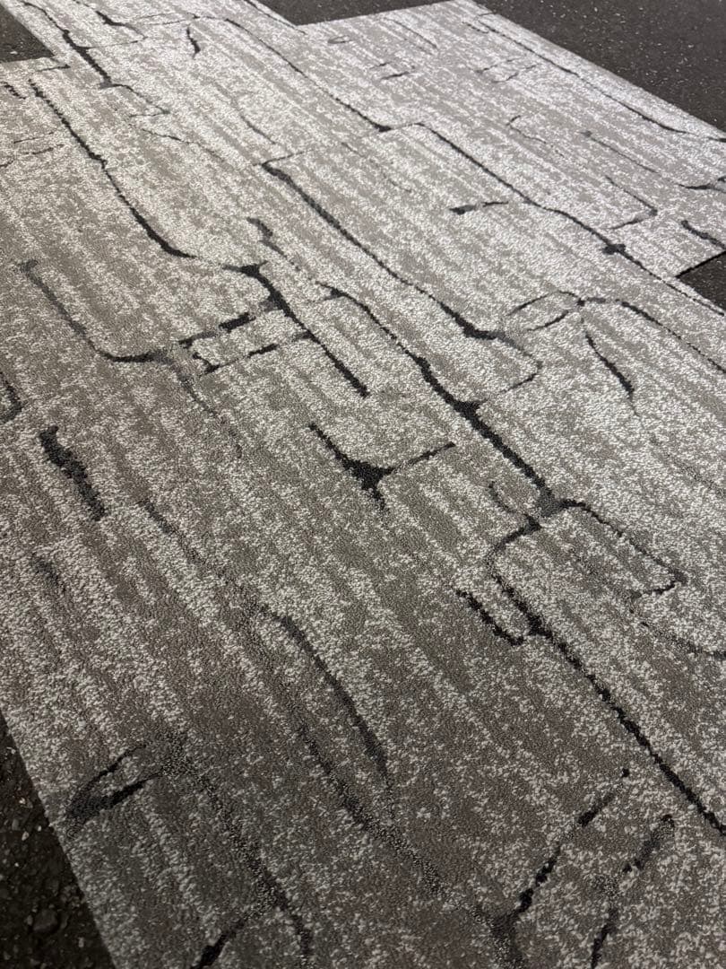 guel68 32枚引き取り　輸入品タイルカーペット