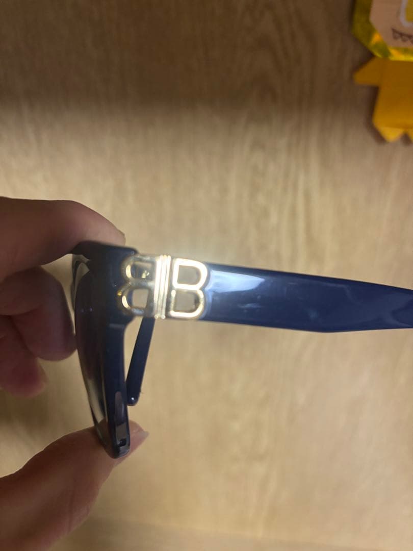 ネイビー サングラス ゴールドロゴ