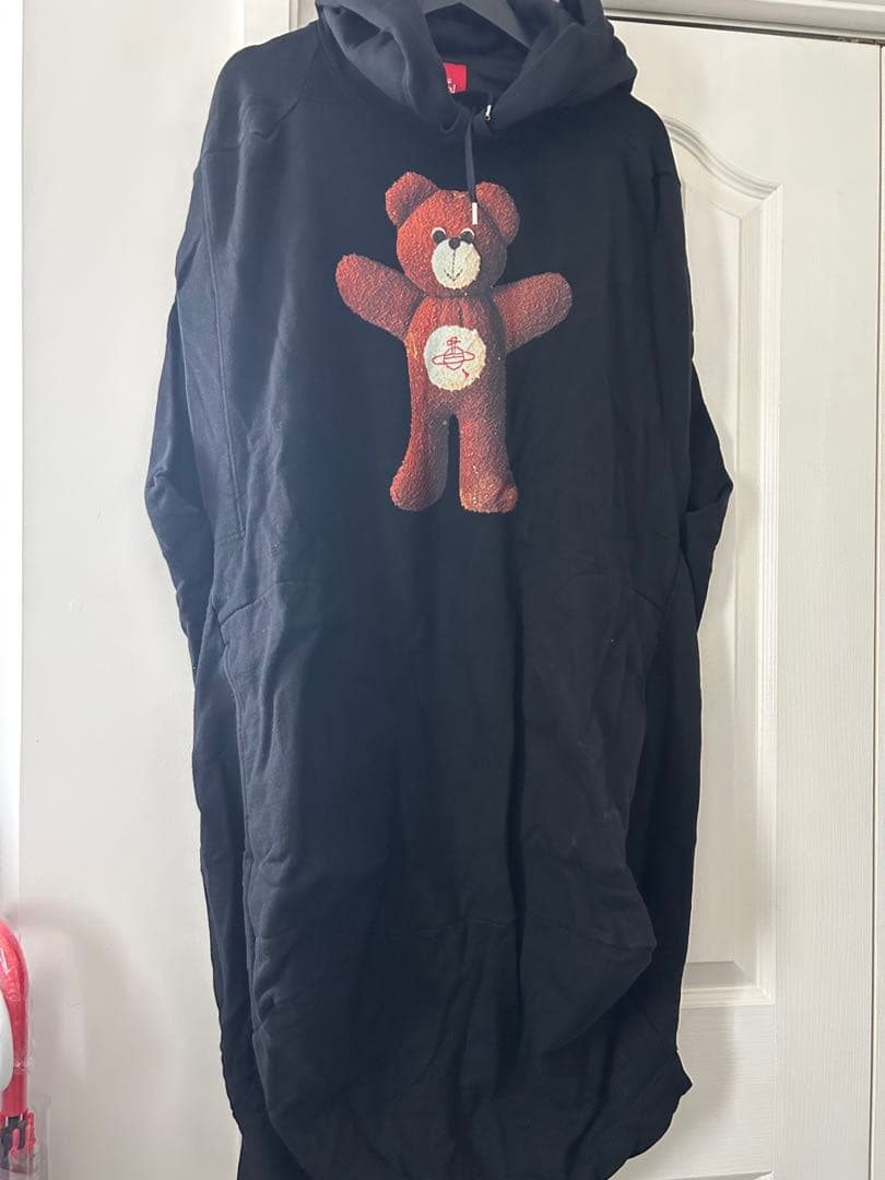 ヴィヴィアンウエストウッド　クマプリント ブラックパーカー フード付き