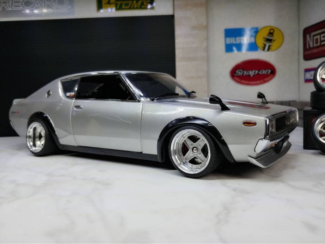 スカイライン　GT-R 京商　1/18 シルバー