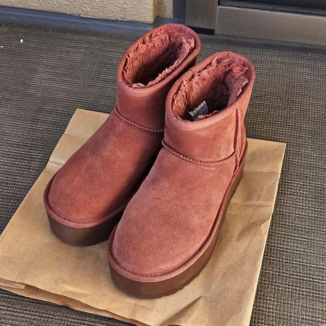 UGG レッド ショートブーツ サイズ6