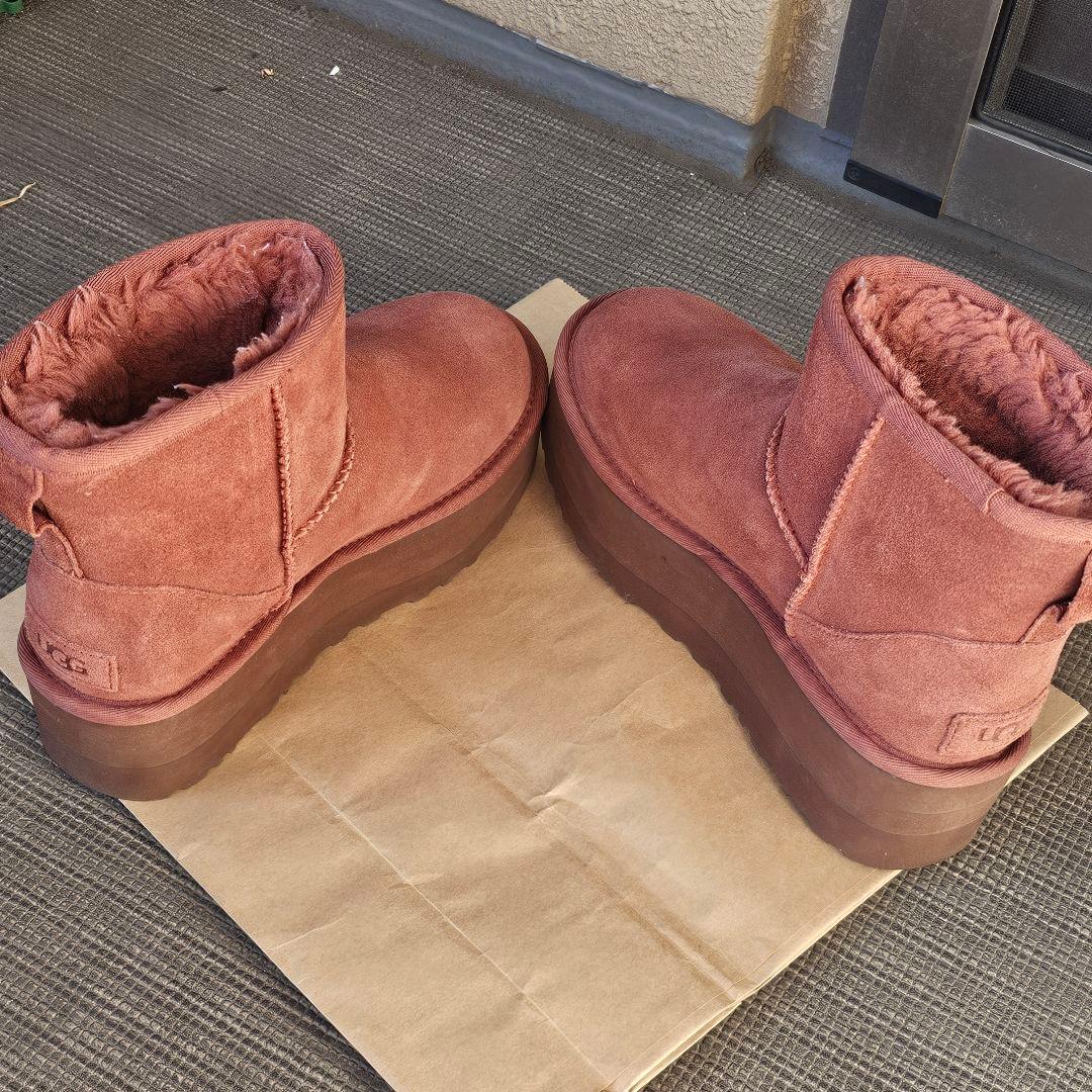 UGG レッド ショートブーツ サイズ6