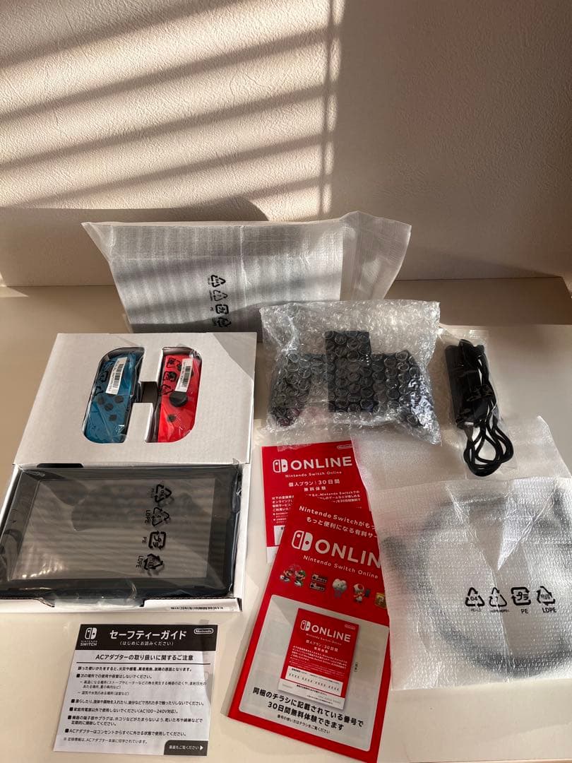 【購入1年以内】Nintendo Switch ネオンブルー/ネオンレッド 本体