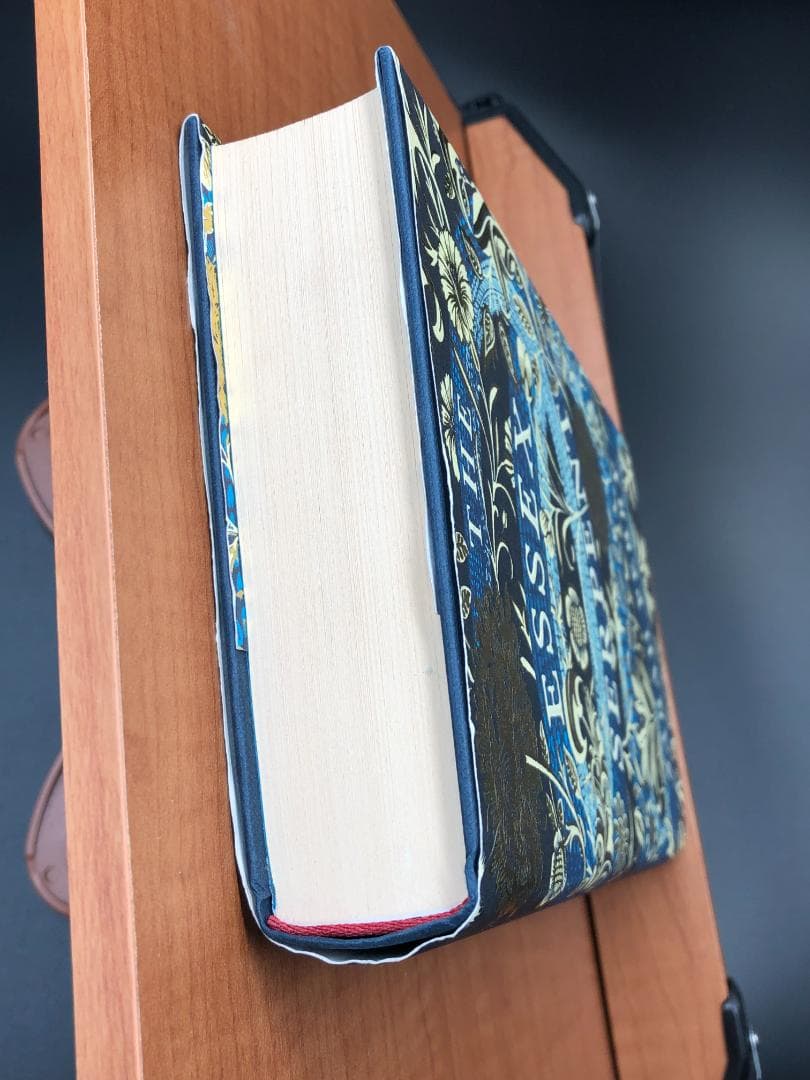 The Essex Serpent 洋書 英国ビクトリア時代の重厚な歴史小説