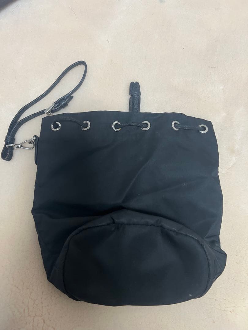 【美品】プラダPRADA巾着 ポーチ　ドローストリングバッグハンドバッグブラック