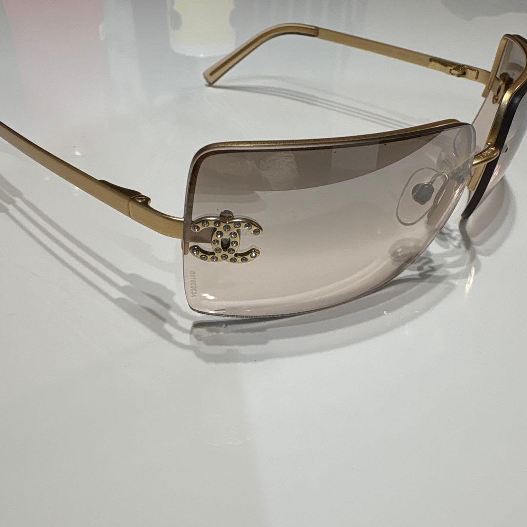Chanel ゴールドフレーム サングラス