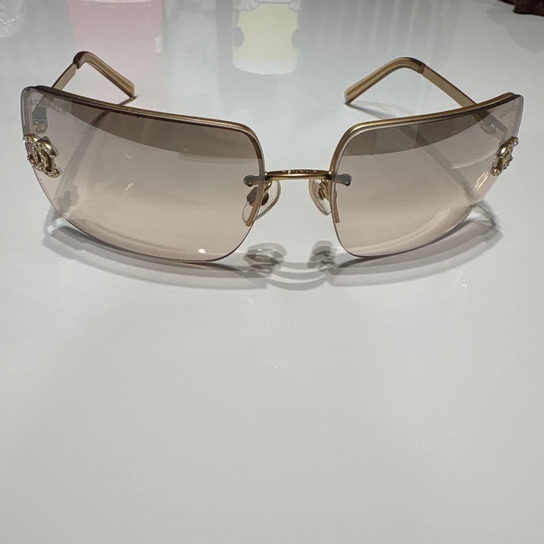 Chanel ゴールドフレーム サングラス