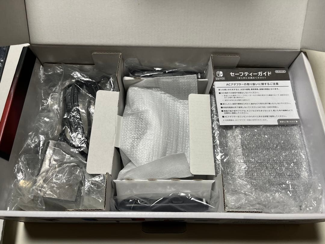 初代Nintendo Switch 本体 青/赤 付属品完備　他社ケース付き