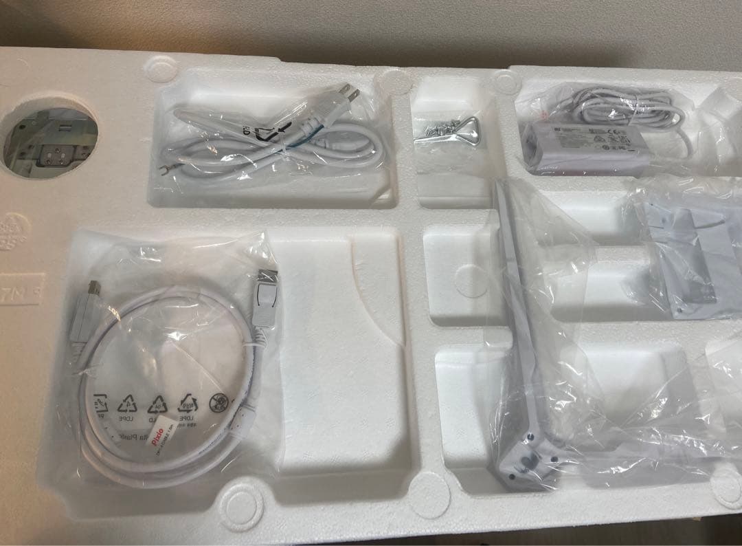 Pixio PX27U Wave white 4K 27インチ 160Hz